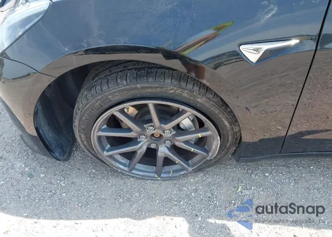 2018 Tesla Model 3 Long Range/Performance из США, поврежденный, VIN 5YJ3E1EB0JF183904